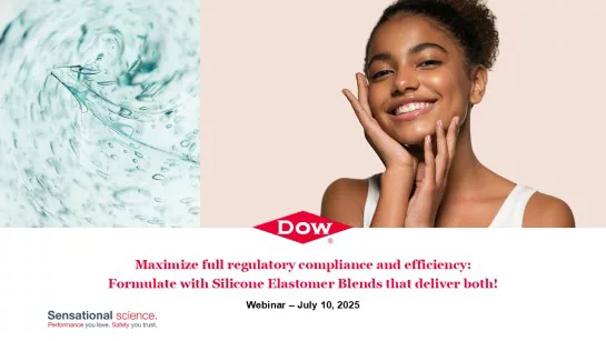 一位女士在脸上涂抹奶油